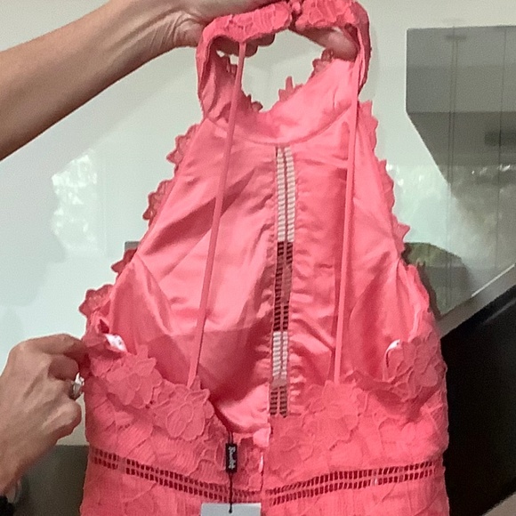 Bardot Lace Dress - NEW WITH TAGS! Size 6 - Picture 3 of 4